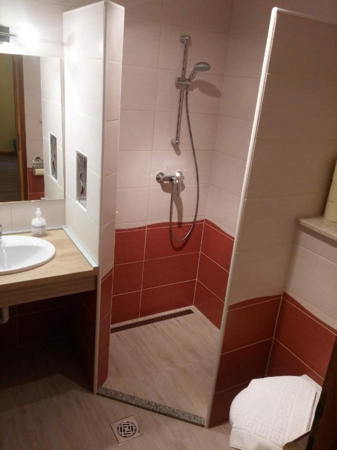 Ciklámen apartman Gyenesdiás Exterior foto